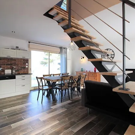Ferienhaus Maison Confortable A - 8 Pers, Vue Degagee, Parking, Moderne, Proche Centre La Bourboule
